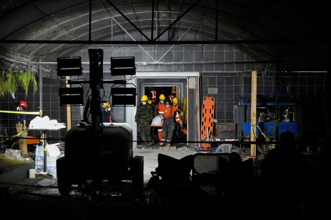 Po páde strechy v nočnom klube prišlo o život 184 ľudí, zomrel aj slávny spevák